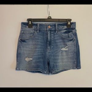 EUC Women's Jordache Vintage Fit Distressed Shorts SZ 28